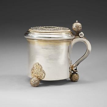 760. A Swedish 18th century parcel-gilt tankard, marks of Herman Hermansson, Göteborg 1725.