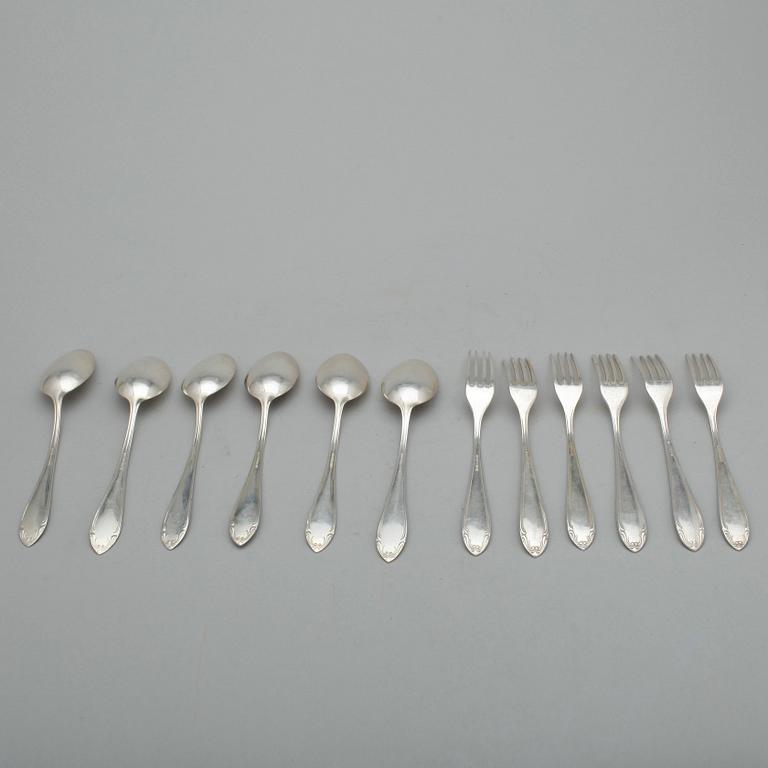 BESTICKSERVIS, silver, 6+6+7, bl.a. CG Hallberg 1962, vikt exklusive knivar ca 572g.