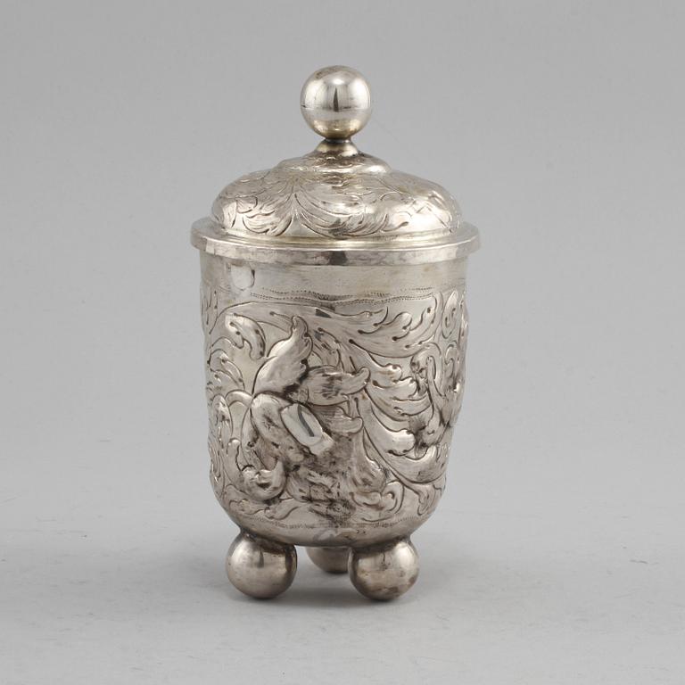 BÄGARE MED LOCK, silver, troligen Anders Wilhelm Malthow (1702-1730), Stockholm, barock. Vikt 210 g.