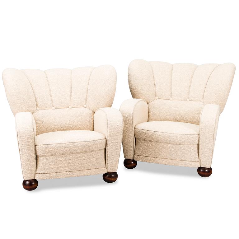 Märta Blomstedt, A pair of  'Aulanko-model' armchairs designed in 1939.