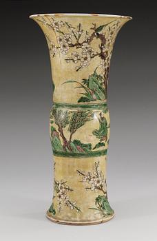 A famille jeune bisquit vase, Qing dynasty, Kangxi (1662-1722).