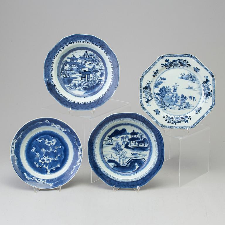 Four blue and white porcelain dishes, Qing dynasty, 18/19th century.