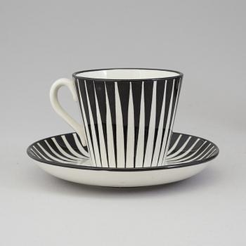 EUGEN TROST, 6 kaffekoppar med fat, flintgods, "Zebra", Gefle. I produktion 1955-1967.