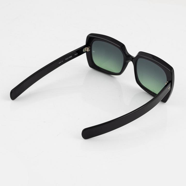 Oliver Goldsmith, solglasögon, "Fuz".