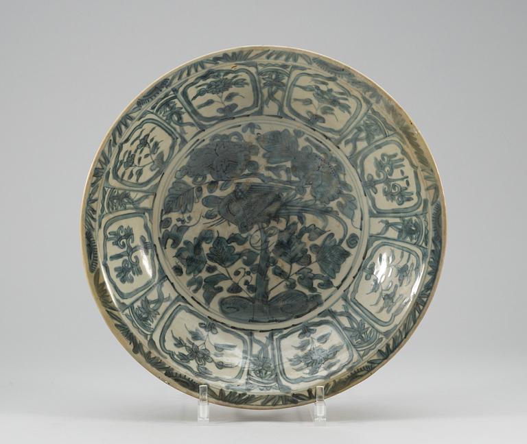 A blue and white bowl, Ming Swatow.