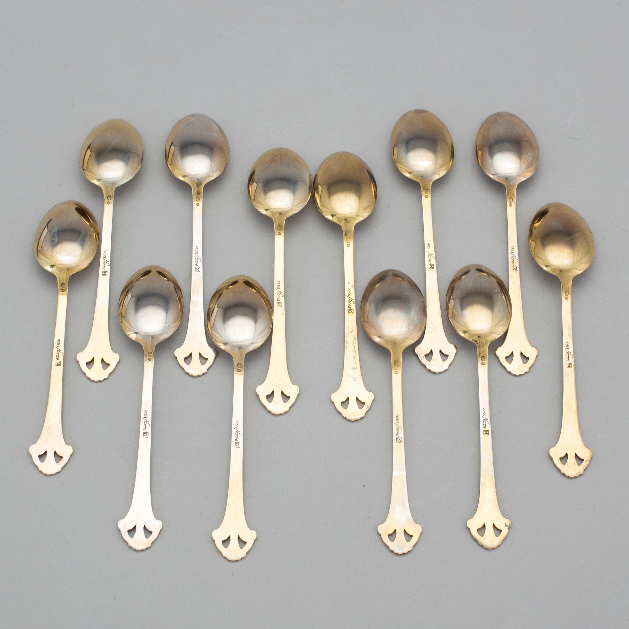 KAFFESKEDAR, 12 st, silver och emalj, Norge. Norne, 1900-talets första hälft-mitt. Tot vikt: 91 gram.