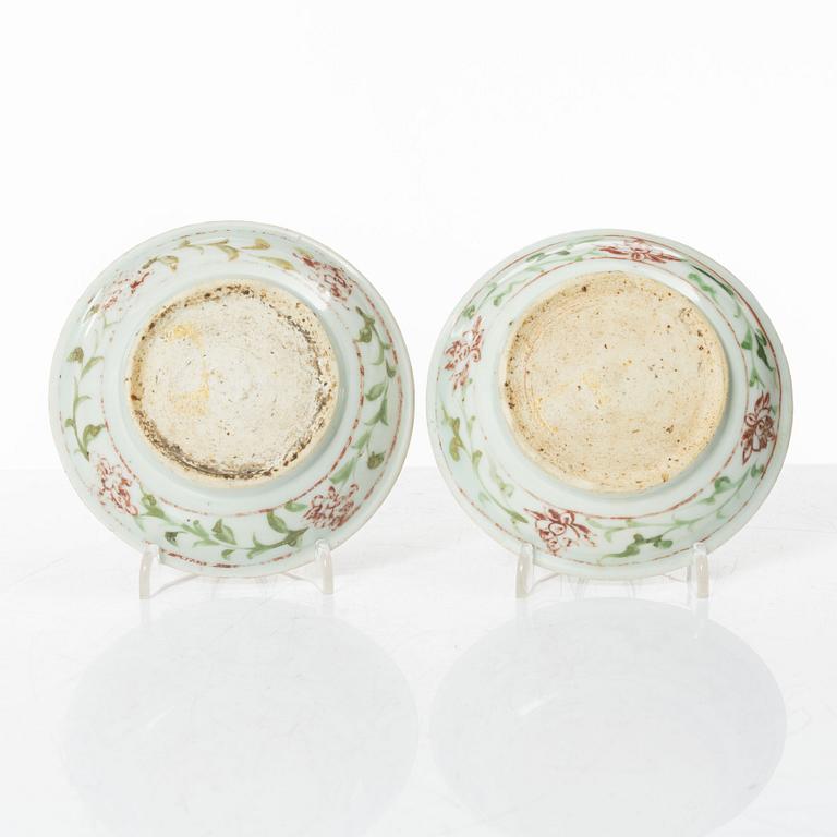 A pair of small Chinese porcelain dishes, Ming dynasty (1368-1644).