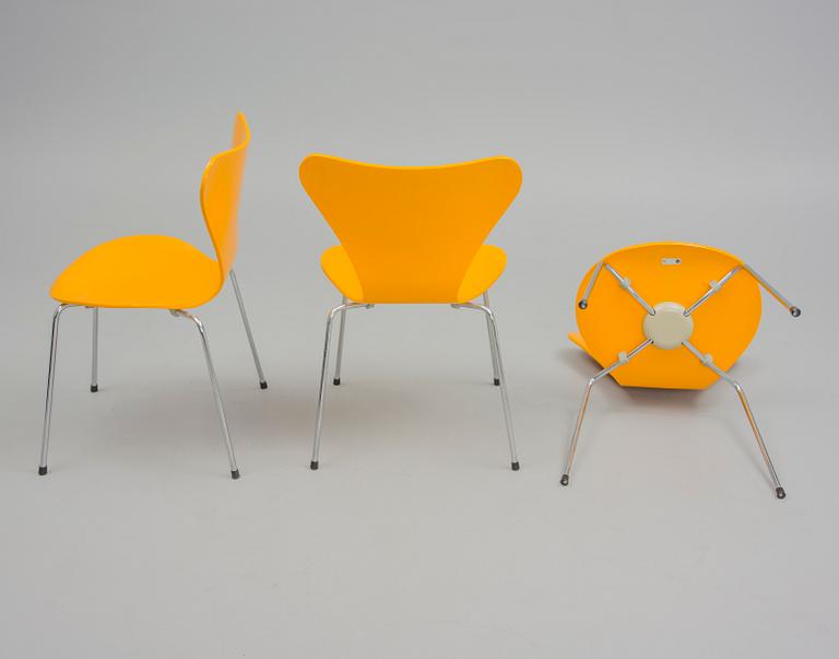 STOLAR, 2+3 st, "Sjuan" Arne Jacobsen, Fritz Hansen, Danmark 1970-tal.