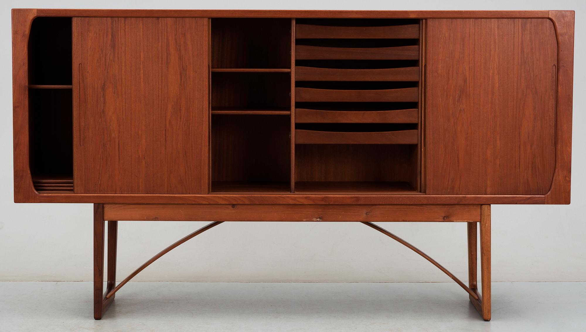 SIDEBOARD, 1900-talets mitt.