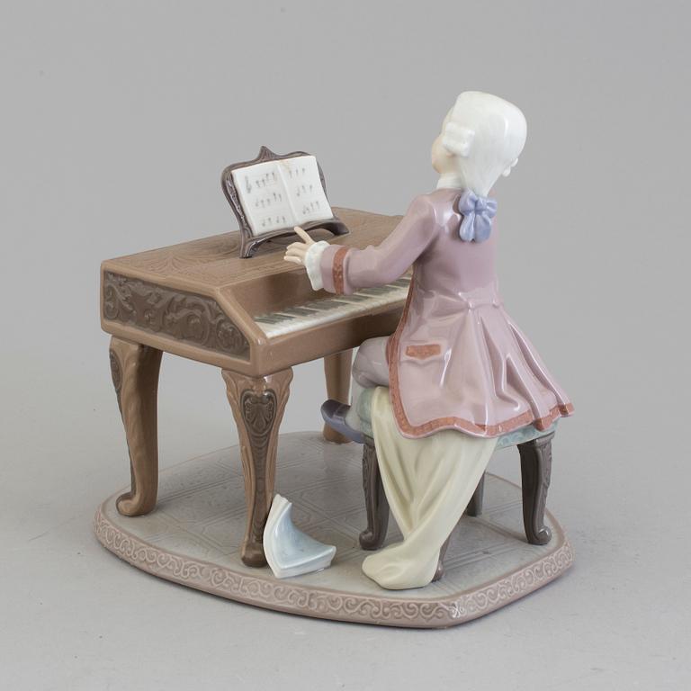 FIGURIN, porslin. "Mozart", Lladro, Spanien, 1990-tal.