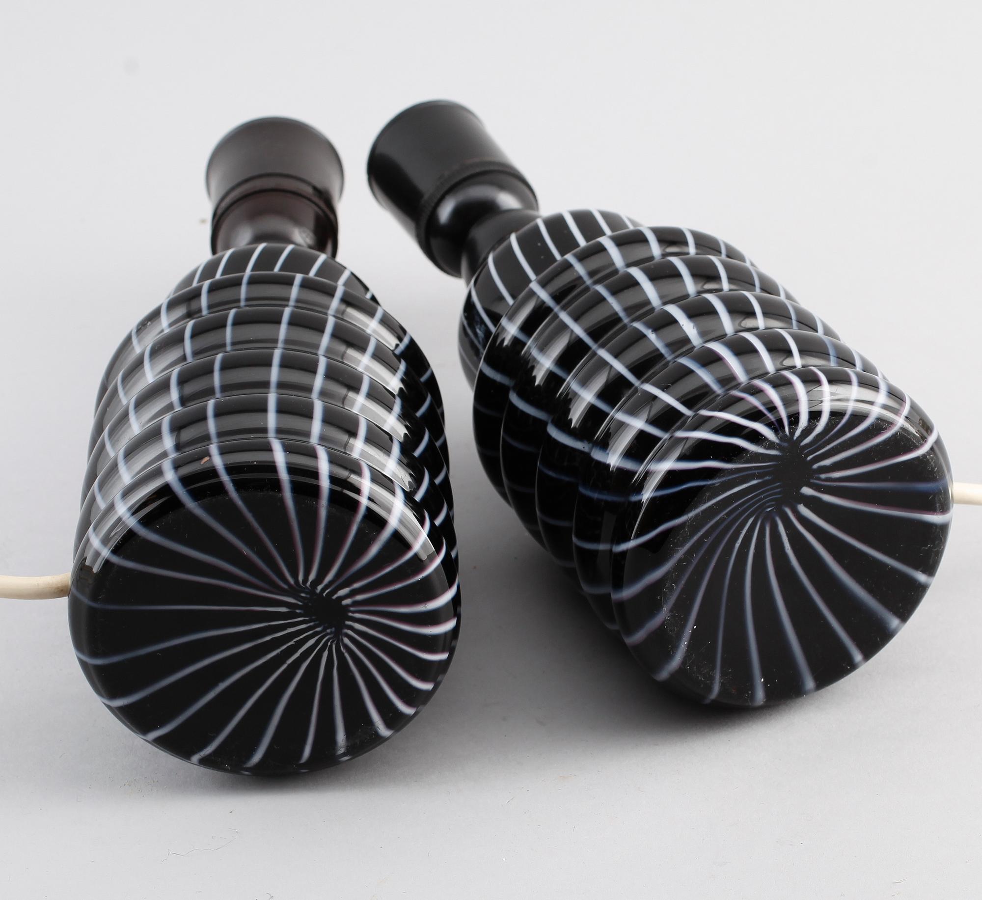 BORDSLAMPOR, 1 par, glas, 1900-talets mitt.