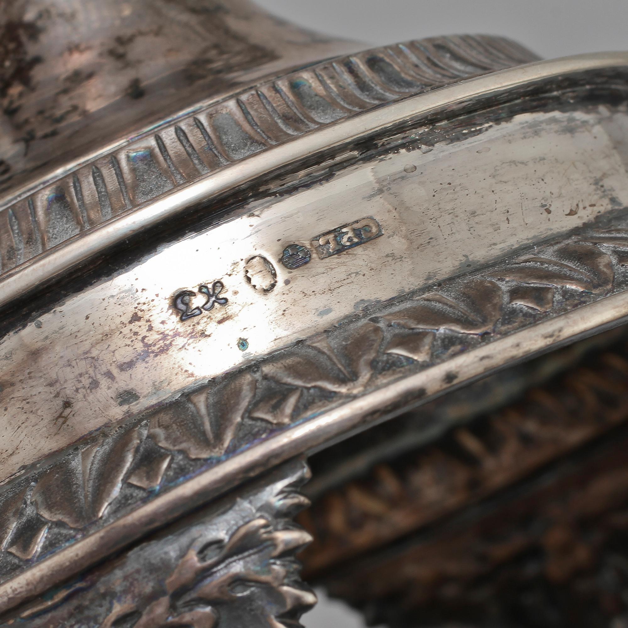 GALLERSKÅL PÅ FOT, silver, Carl Petter Lampa, Stockholm, 1828. Vikt 560 g.