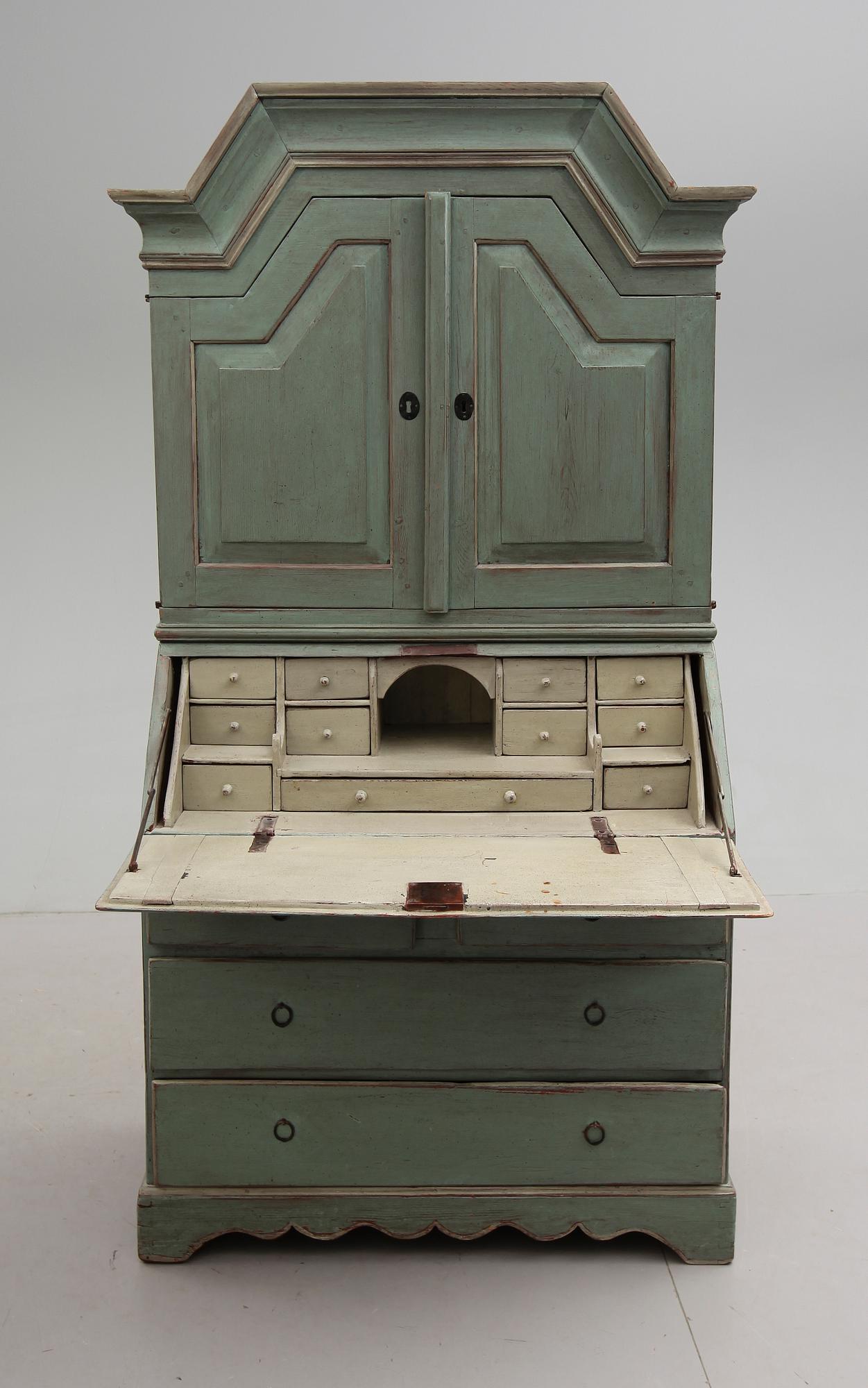 SKRIVSKÅP, allmoge, sent 1700-tal.