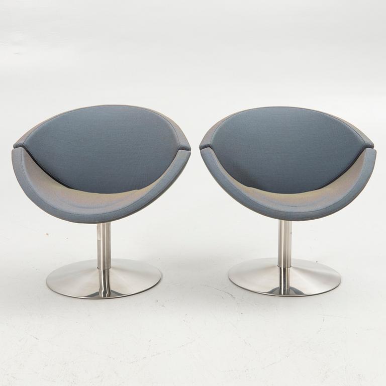 Peter Hjort Lorentzen & Johannes Foersom. Swivel armchairs, a pair, “Apollo EJ 96”, Erik Jørgensen, Denmark.