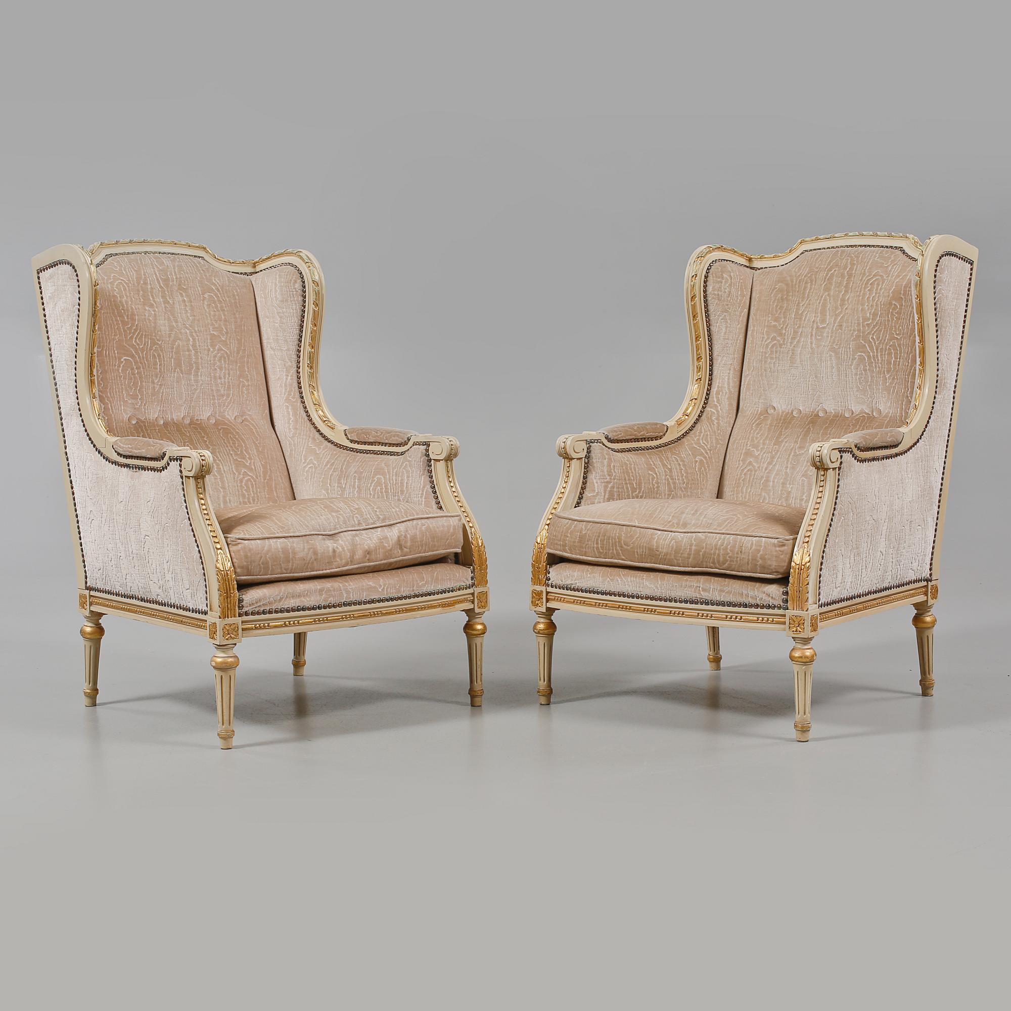 BERGERER, ett par, gustaviansk stil, omkring 1900-talets mitt.