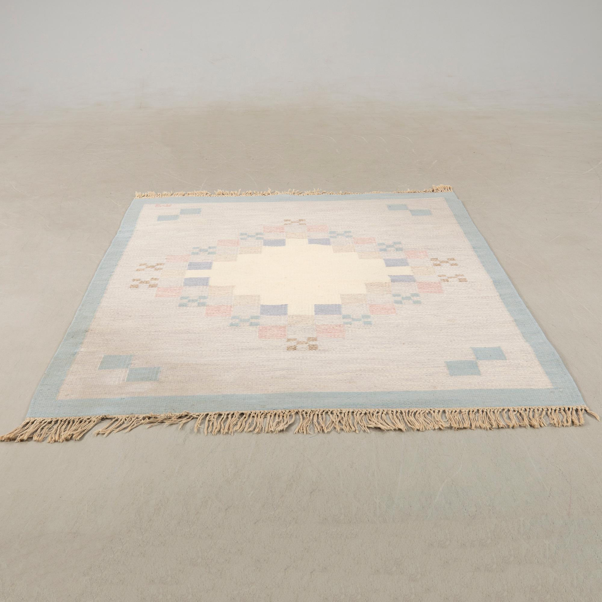 Anne-Marie Boberg, matta rölakan "Mårbacka" signerad ca 243x167 cm.