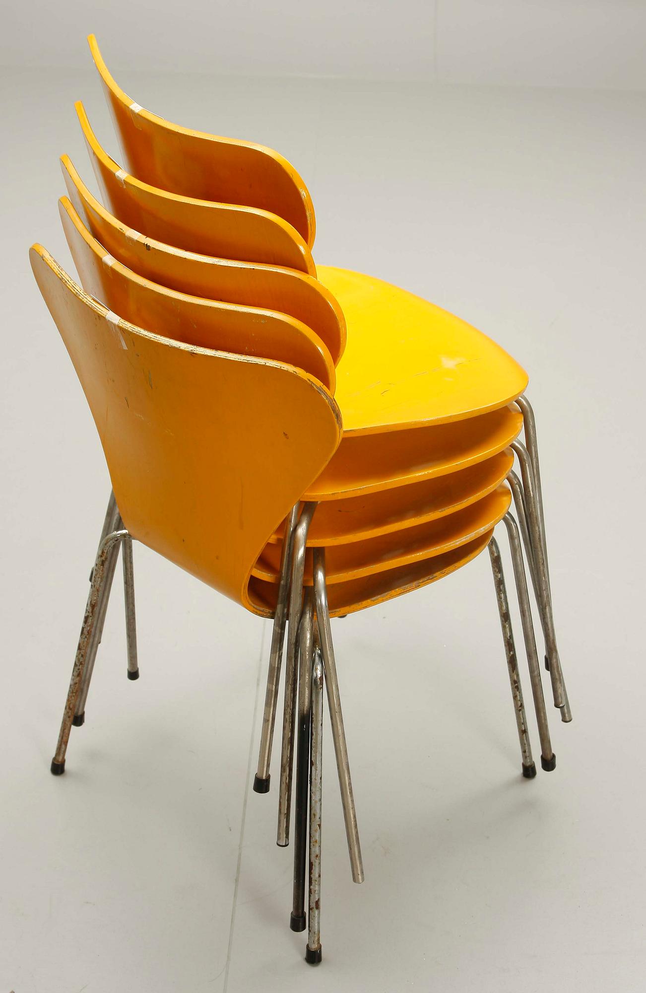 STOLAR, 5 st, "Sjuan", Arne Jacobsen för Fritz Hansen.