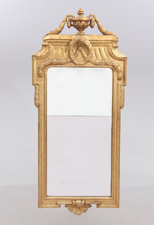 SPEGEL, gustaviansk, 1700-talets andra hälft, Stockholms Hallstämpel.