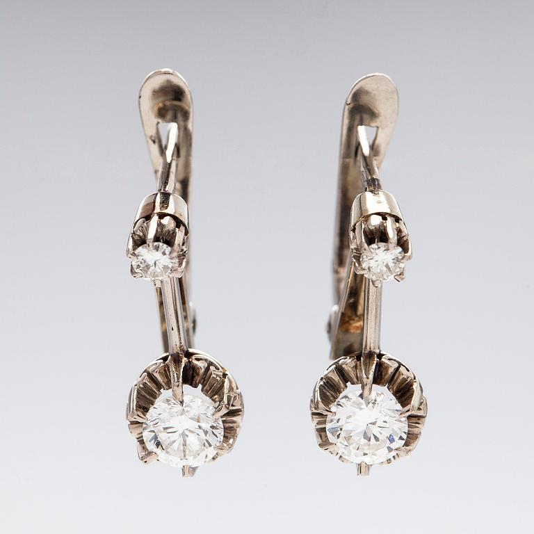 A pair of 18K white gold earrings, set with brilliant-cut diamonds, Porto, Portugal.