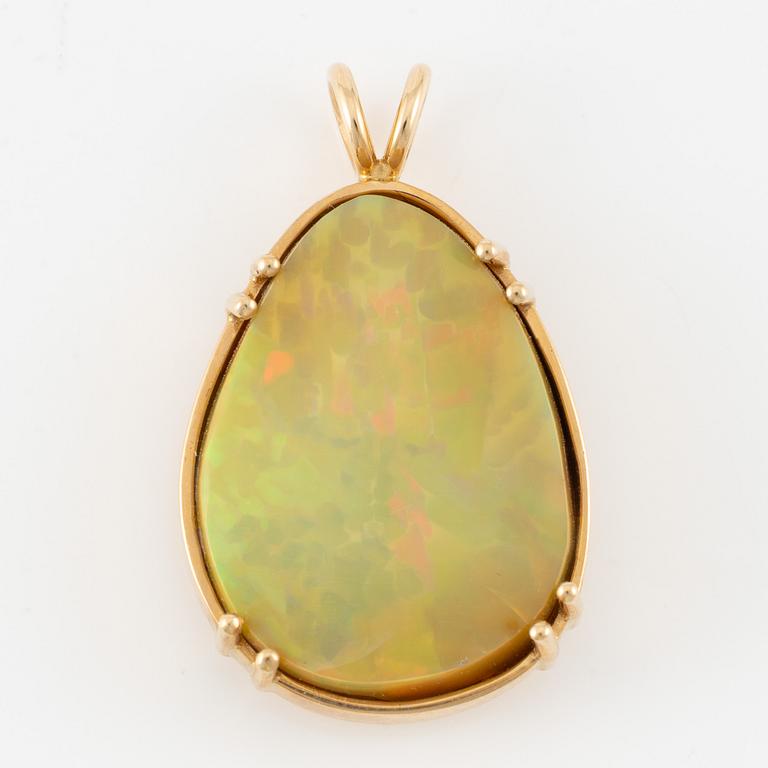 Pendant, Jarl Sandin, 18K gold with opal.