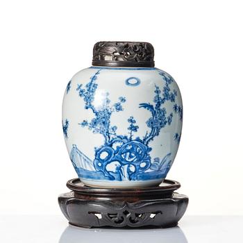 A blue and white jar, 18th century.