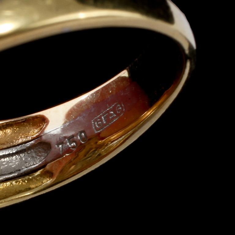 RING, 18k trefärgat guld med 6 åttkantslipade diamanter, Iduna, Varberg. Vikt 3 g.