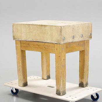 HUGGKUBBE, 1900-talets andra hälft.