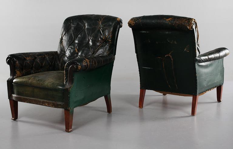 FÅTÖLJER, ett par, 1900-talets första hälft.