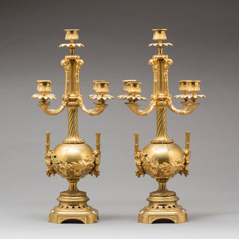 KANDELABRAR, ett par, Louis XVI-stil, sent 1800-tal.