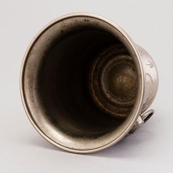 An early 20th Century Champagne bucket.