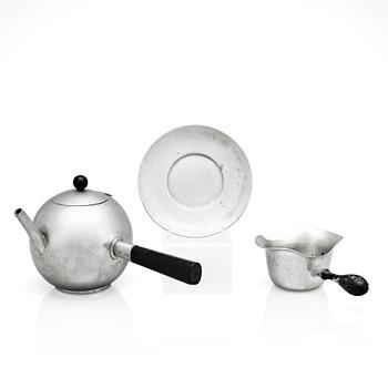 Nils Fougstedt, a pewter teapot and sauceboat with a plate, Svenskt Tenn, 1932, 1949. Alva & Gunnar Myrdal Collection.