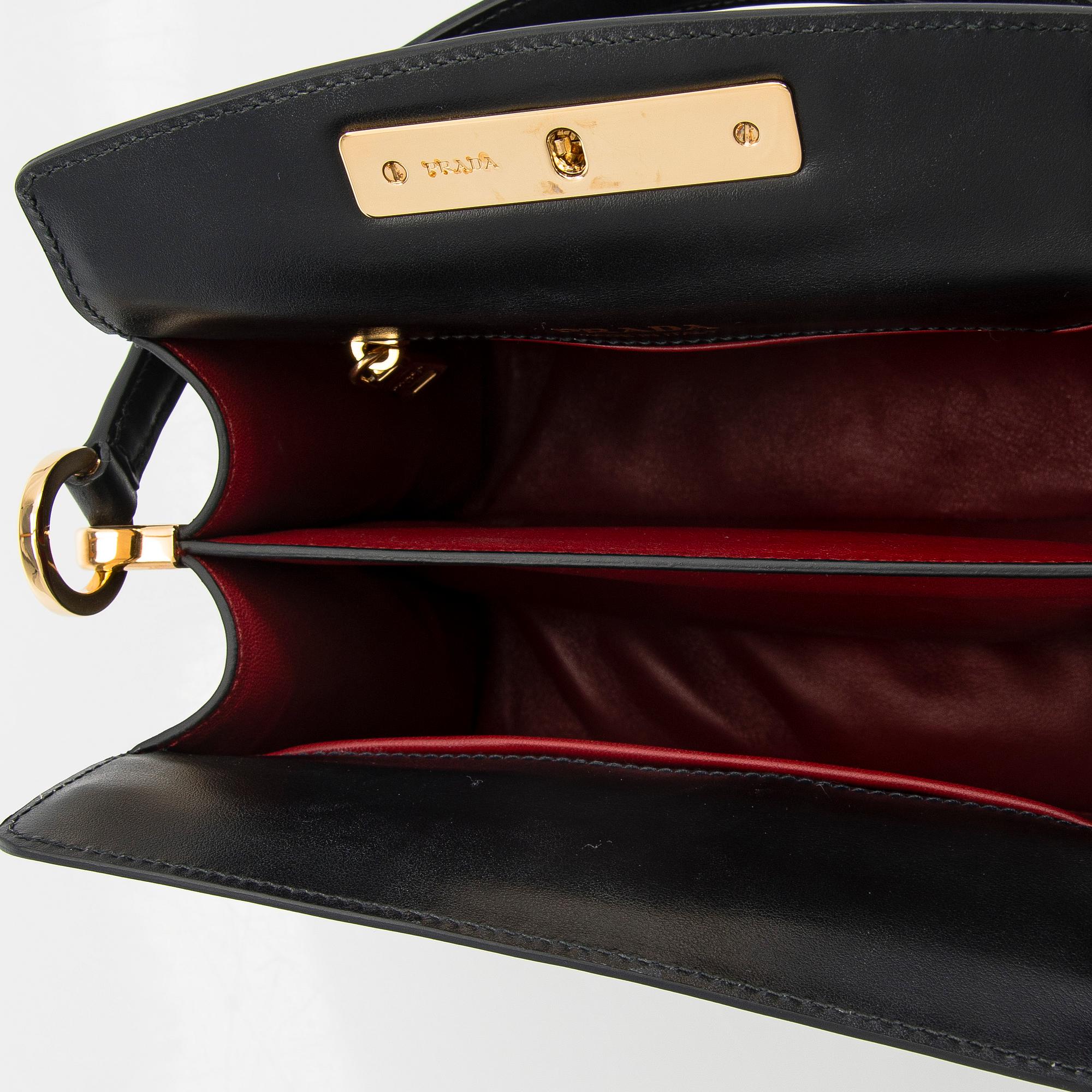 Prada, "Sybille" väska.