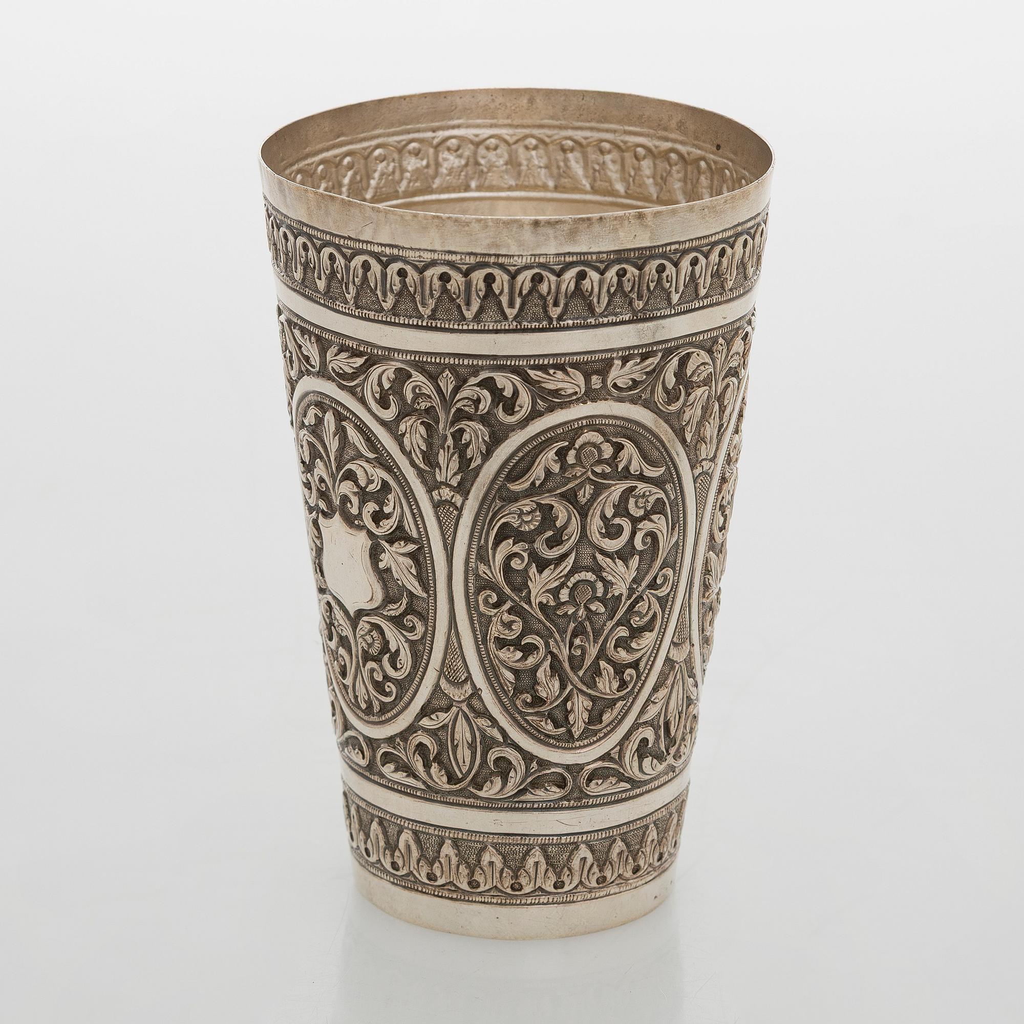 Bägare, silver, Bhuj, Indien kring sekelskiftet 1900.