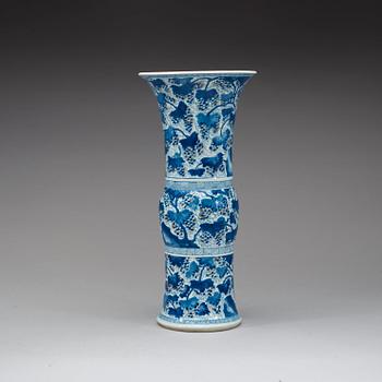 A large blue and white gu-shaped vase, Qing dynasty, Kangxi, about year 1700.