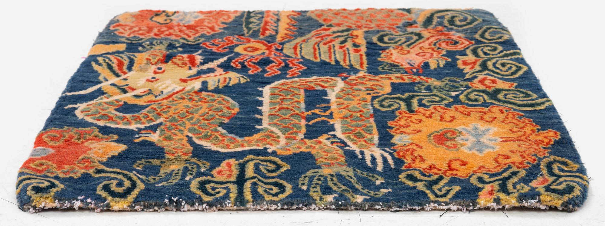 Matta (Khagangma) antik Tibet, omkring 1900, ca 66x61 cm.