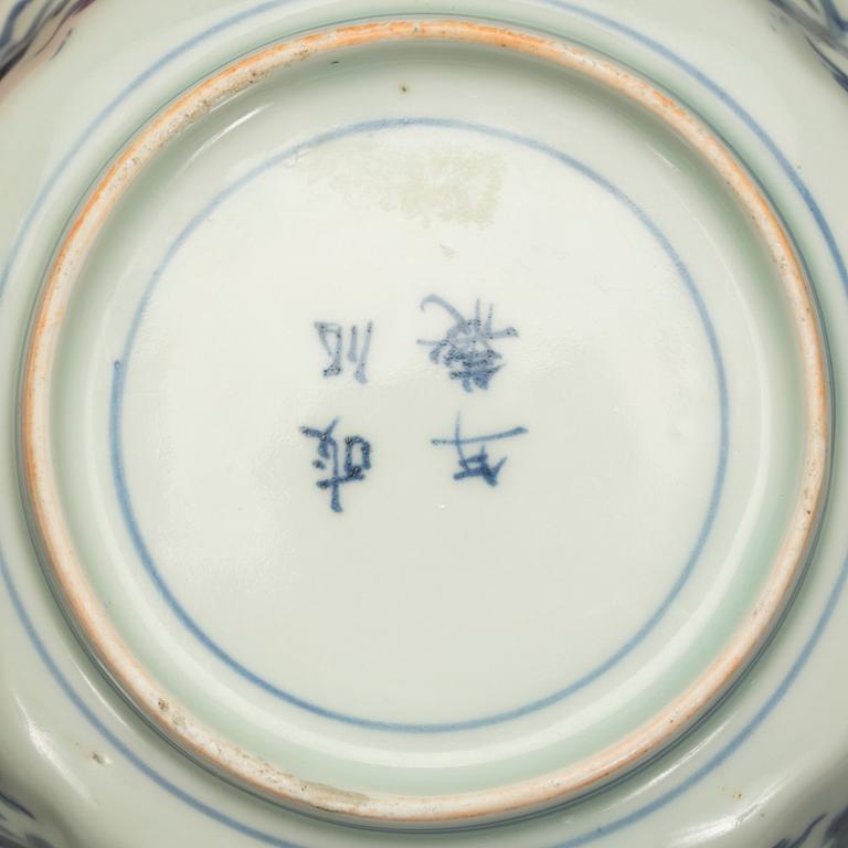 SKÅLFAT SAMT SKÅL, porslin, Japan, tidigt 1900-tal.