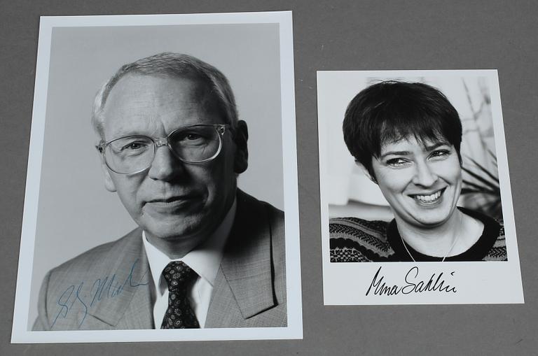 POLITIKERAUTOGRAFER, 35 st, bla Tage och Aina Erlander, Ola Ullsten, Ingvar Carlsson, Fredrik Reinfeldt, Carl Bildt.