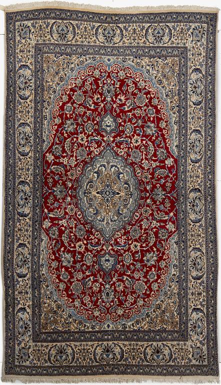Carpet, Nain part silk, ca 302 x 178-188 cm.