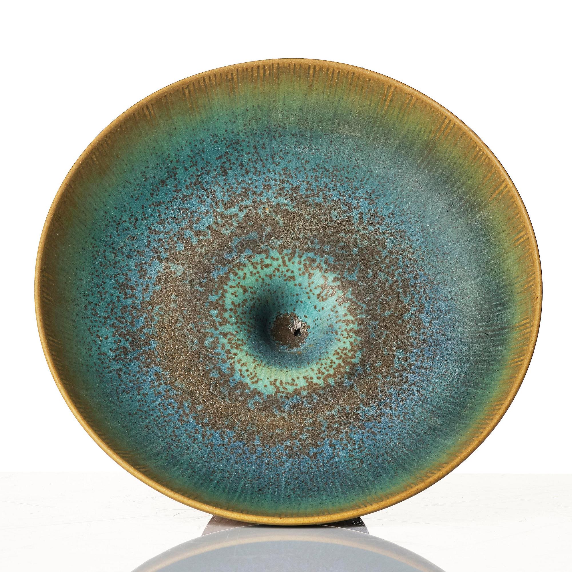 Wilhelm Kåge, a Farsta Spirea stoneware bowl, Gustavsberg Studio 1957.