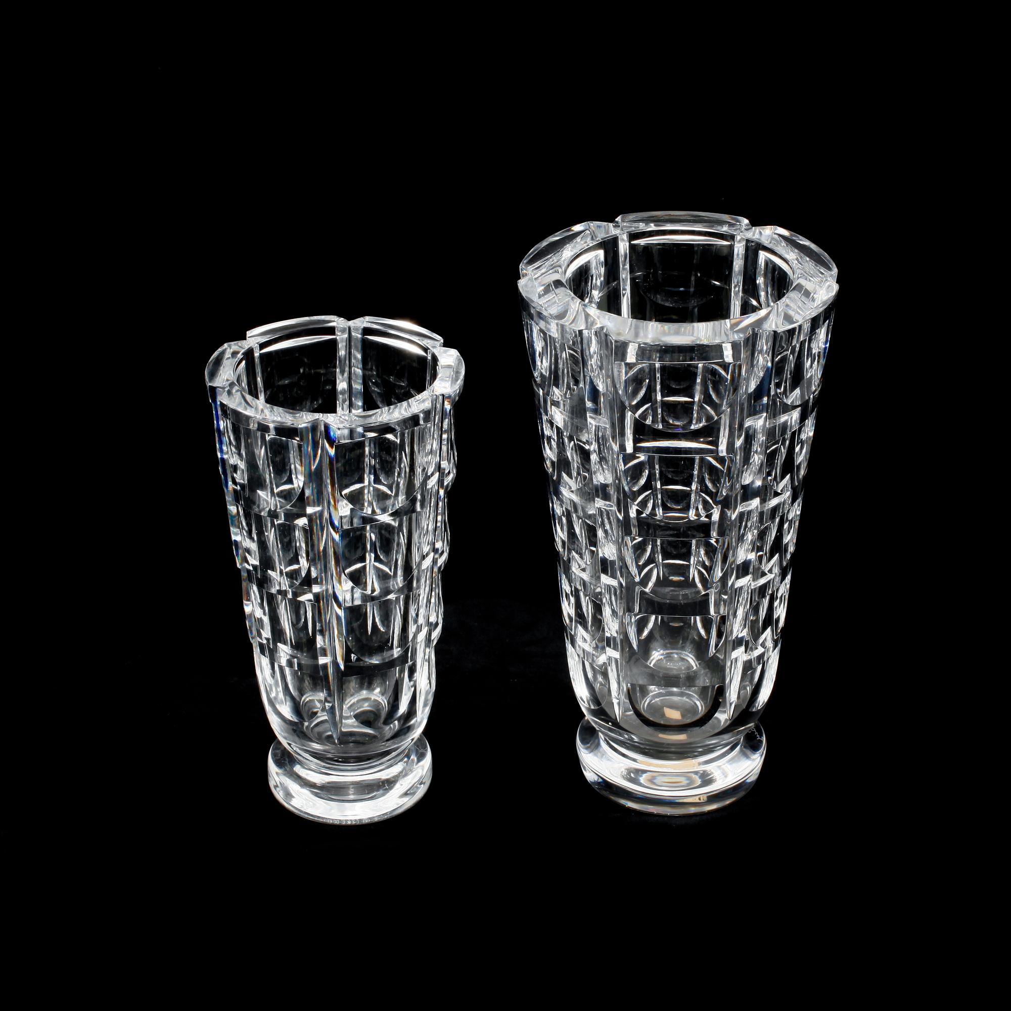 VASER, 2 st, glas, "Tusen Fönster", Simon Gate, Orrefors, modellen formgiven 1934.