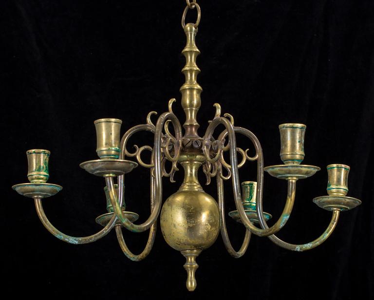 LJUSKRONA, så kallad Malmkrona, mässing, 1900-tal. Höjd 36 cm.