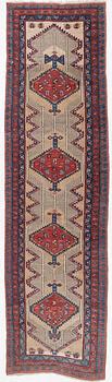 Carpet, gallery carpet, Sarab, approx. 383 x 104 cm.