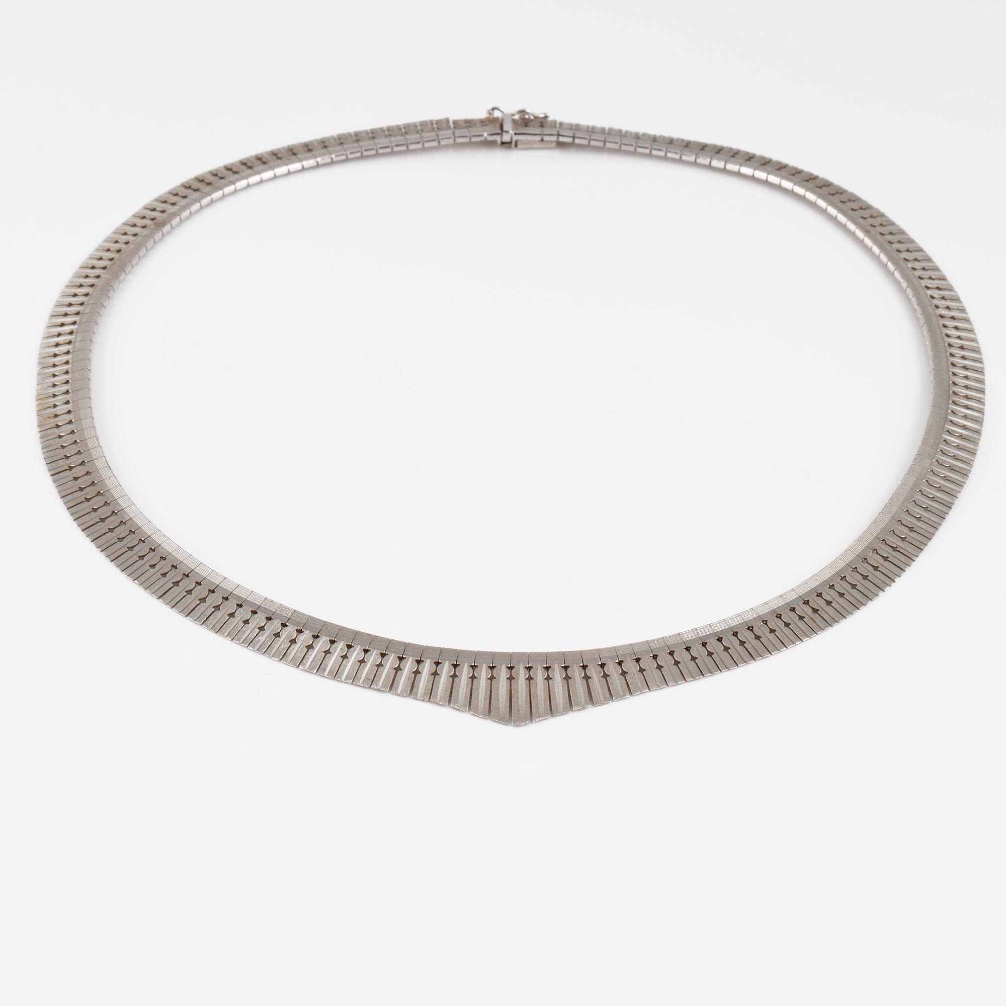 COLLIER, silver, importstämplat. Vikt 27,3 gram.