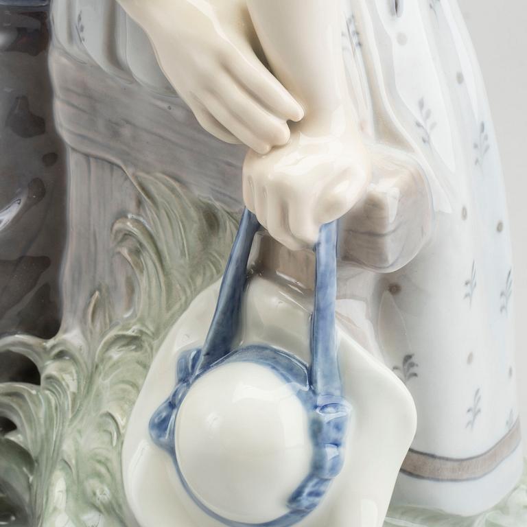 FIGURIN, porslin, Royal Copenhagen.