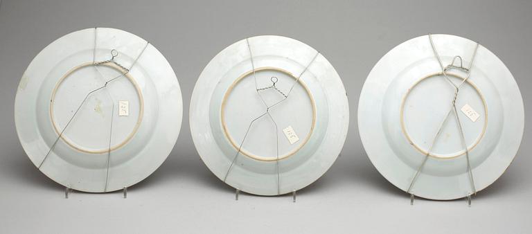 TALLRIKAR 8 st SAMT SKÅLFAT, porslin, Qianlong, kina 1700-tal.