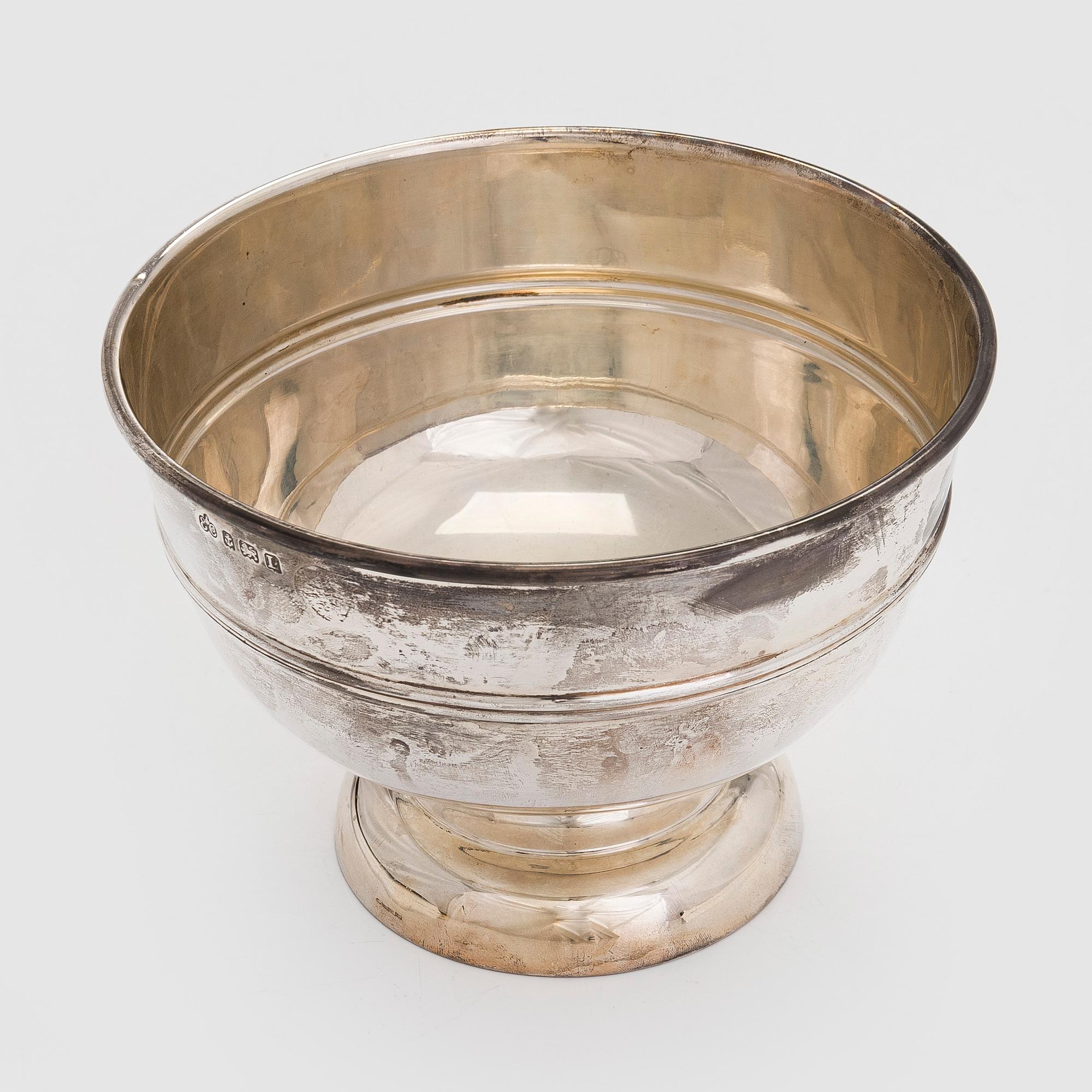 A sterling silver bowl, Elkington & Co Ltd Birmingham England 1935.
