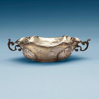 803. A German mid 17th century parcel-gilt sweetmeat-dish, unidentified makers mark, Nürnberg 1645-1651.