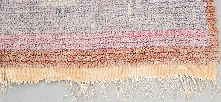 Sigrid Hjertén, a carpet, knotted pile, ca 190 x 95-96,5 cm (as well as ca 2,5-3 cm ivory flat weave with light grey parts at the ends).