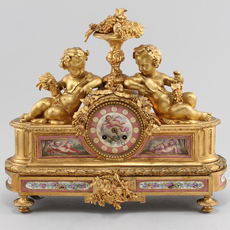 BORDSPENDYL, Louis XVI-stil, sent 1800-tal.