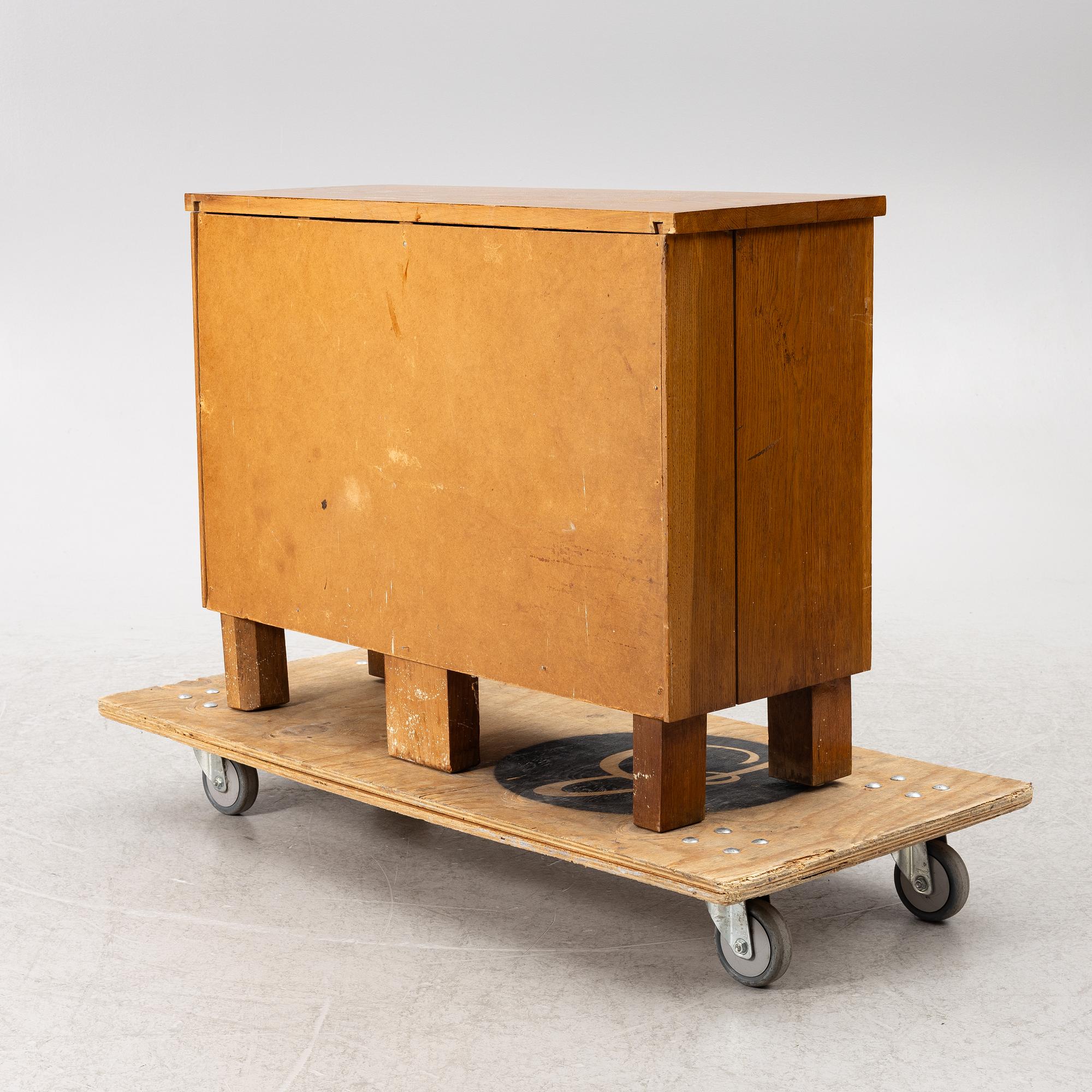 A chest of drawers, 1930s/40s.